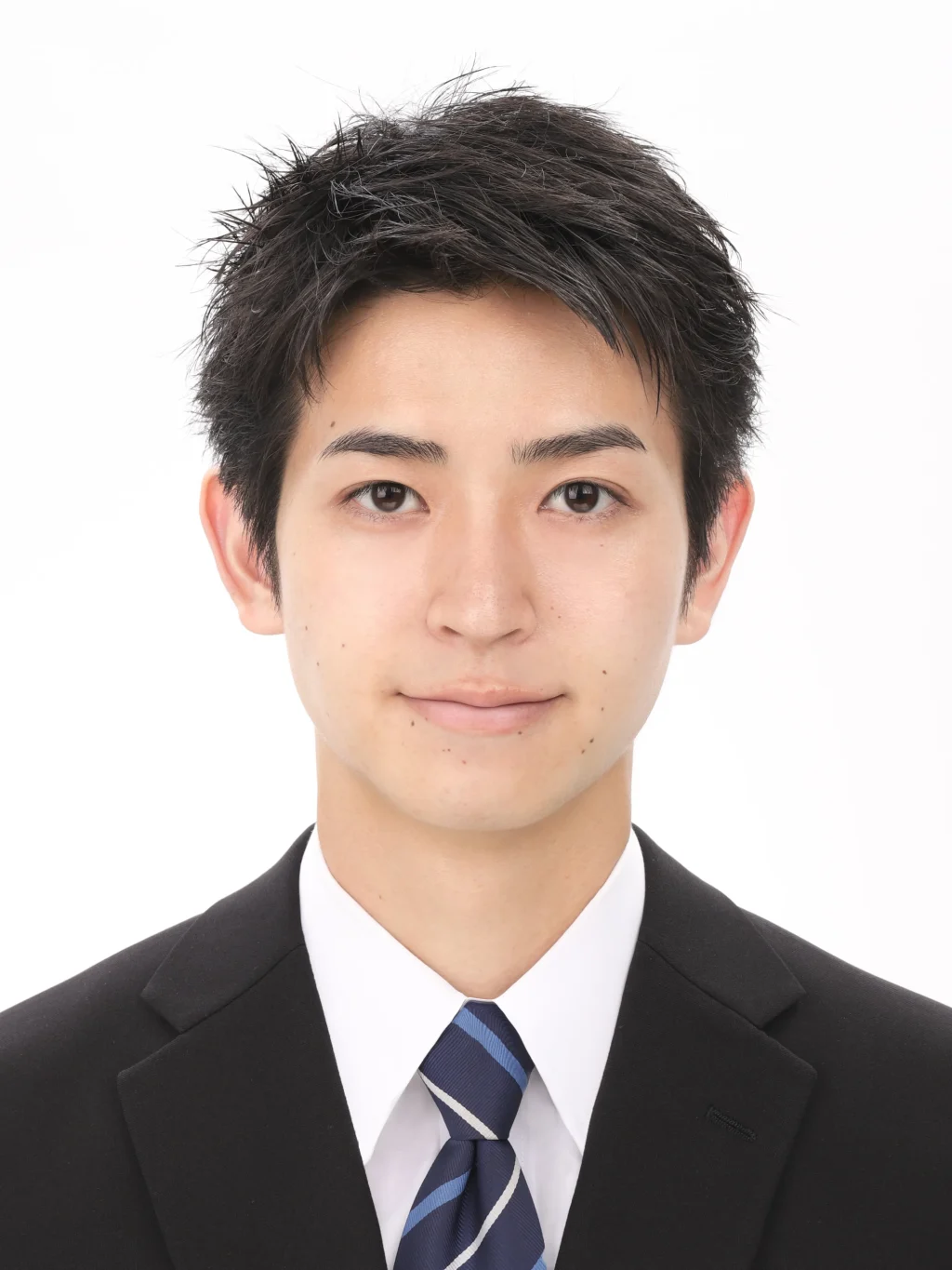 女子就活生のプロがヘアメイクして、撮影指導をした証明写真のアフター