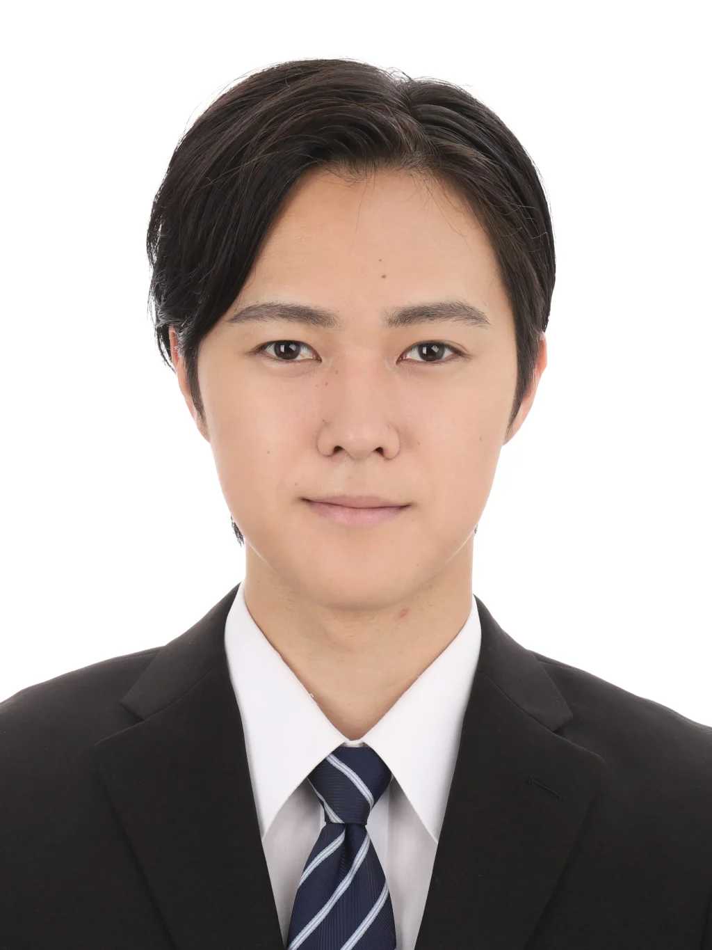 女子就活生の証明写真のビフォー