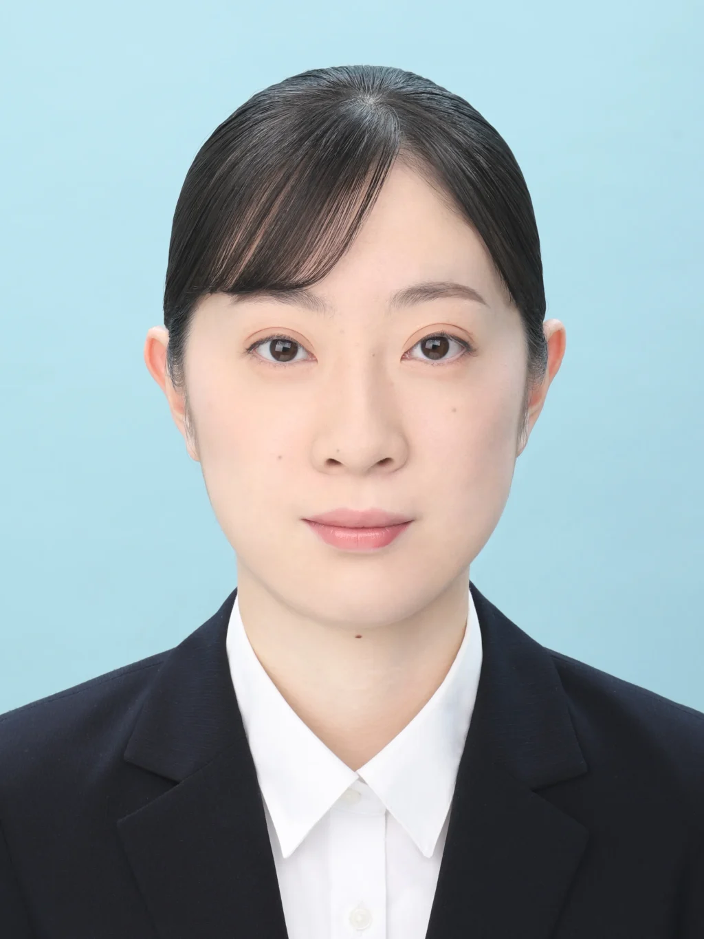 女子就活生のプロがヘアメイクして、撮影指導をした証明写真のアフター