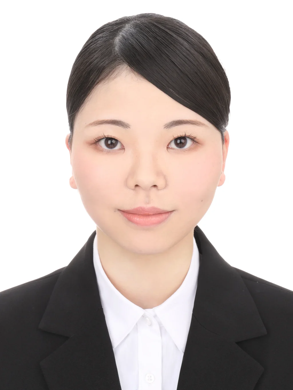 女子就活生のプロがヘアメイクして、撮影指導をした証明写真のアフター