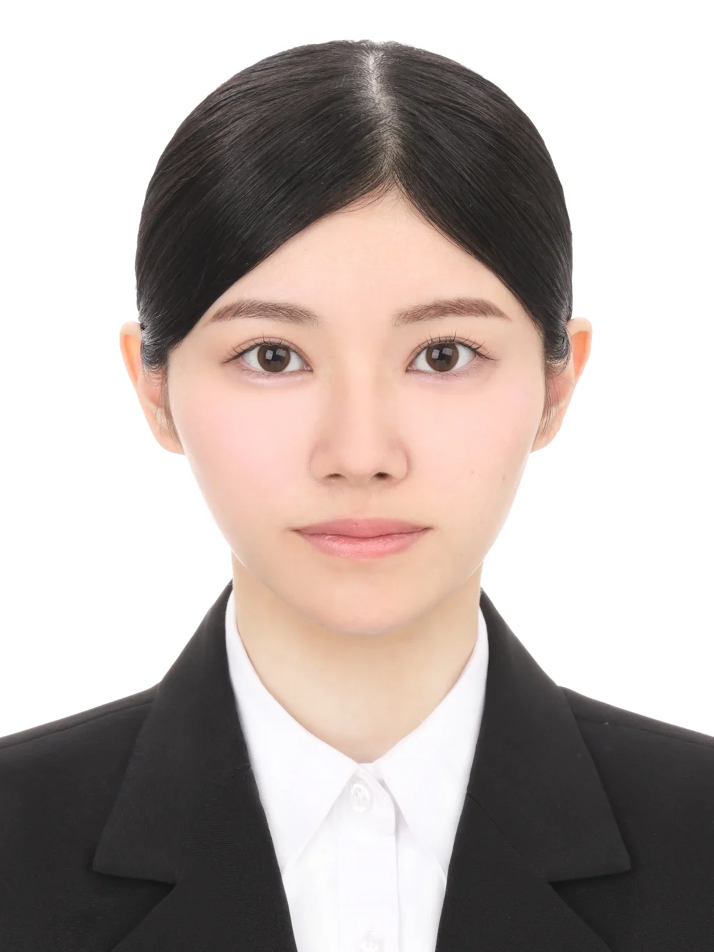 女子就活生のプロがヘアメイクして、撮影指導をした証明写真のアフター