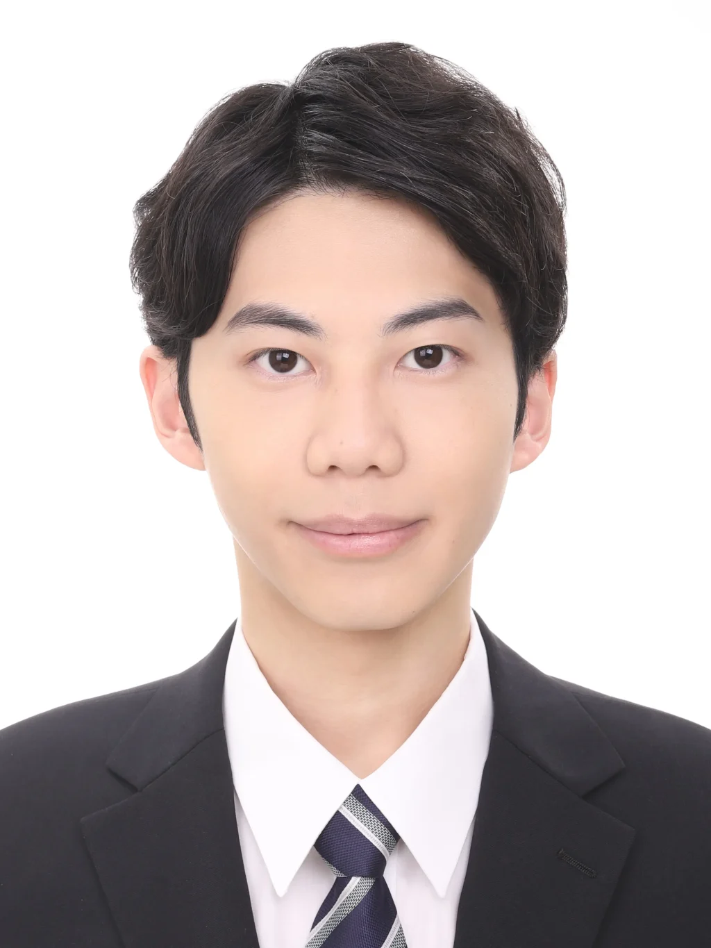 女子就活生のプロがヘアメイクして、撮影指導をした証明写真のアフター