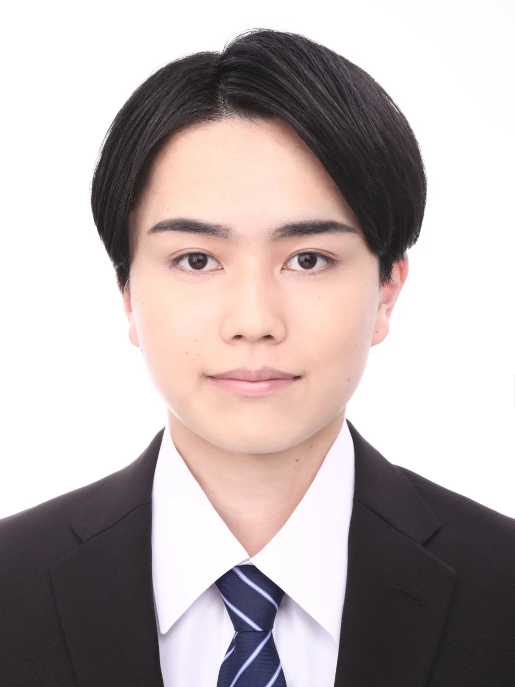 女子就活生のプロがヘアメイクして、撮影指導をした証明写真のアフター