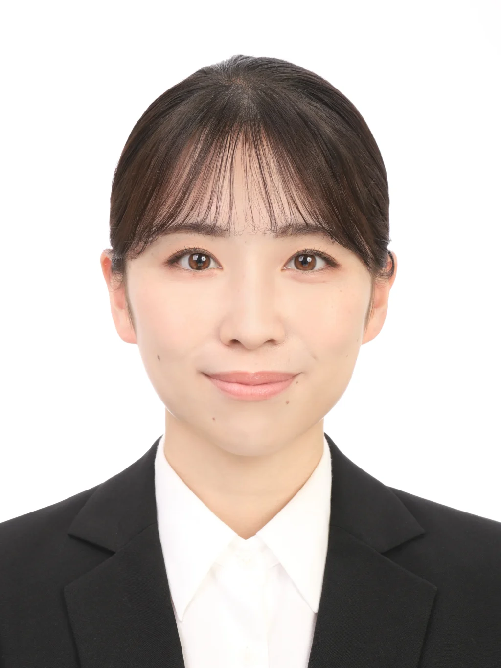 女子就活生のプロがヘアメイクして、撮影指導をした証明写真のアフター